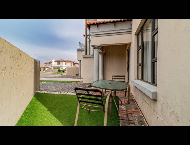 6 BEDROOM HOUSE FOR SALE IN PARKRAND